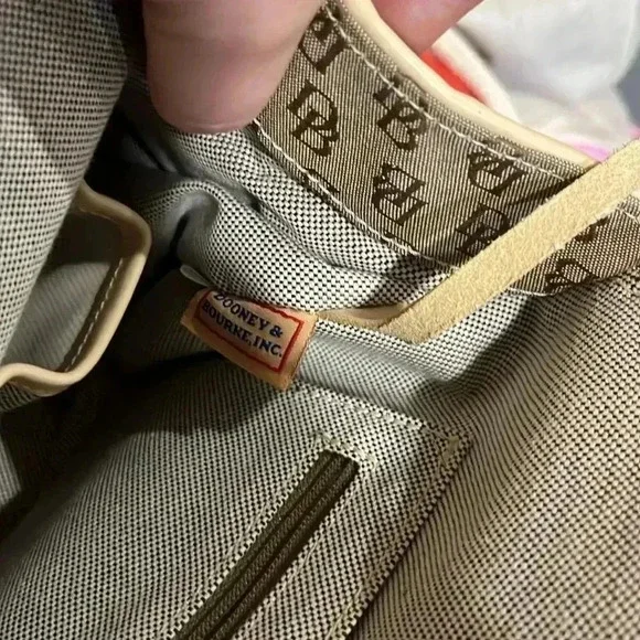 Vintage Dooney & Bourke Buckle Satchel Tote Bag Purse DB Signature Leather Trim - Picture 16 of 16